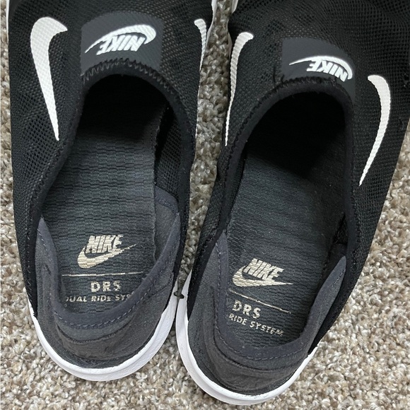 Nike | Women’s Orive Lite Slip-On Sneakers | Black/Anthracite/White - Picture 4 of 9
